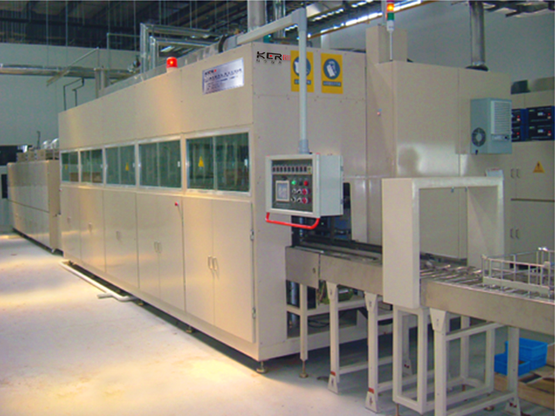 全自動(dòng)超聲波清洗機(jī)工作的特點(diǎn)及原則有哪些？